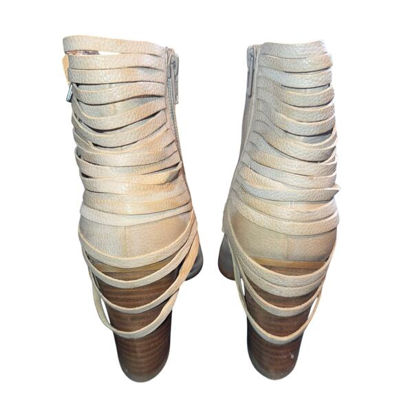 Sundance Cream Leather Western Heeled
Booties- size 39/9 - N18 - Picture 8 of 12